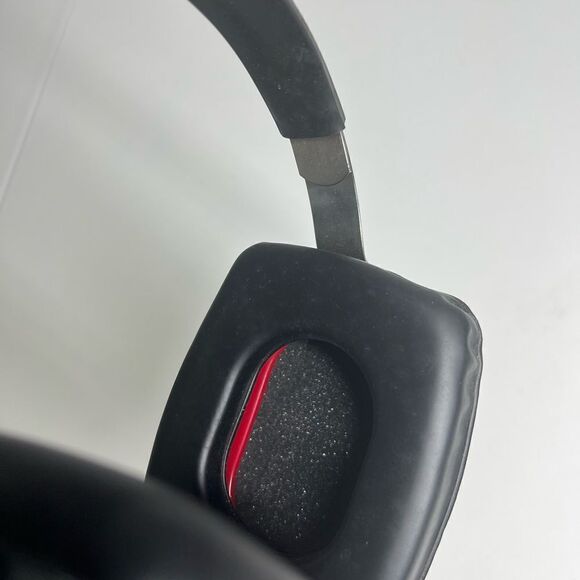 Jackson Safety 3010417 Silencio® RBW-71 Earmuffs, Red - Picture 3 of 7